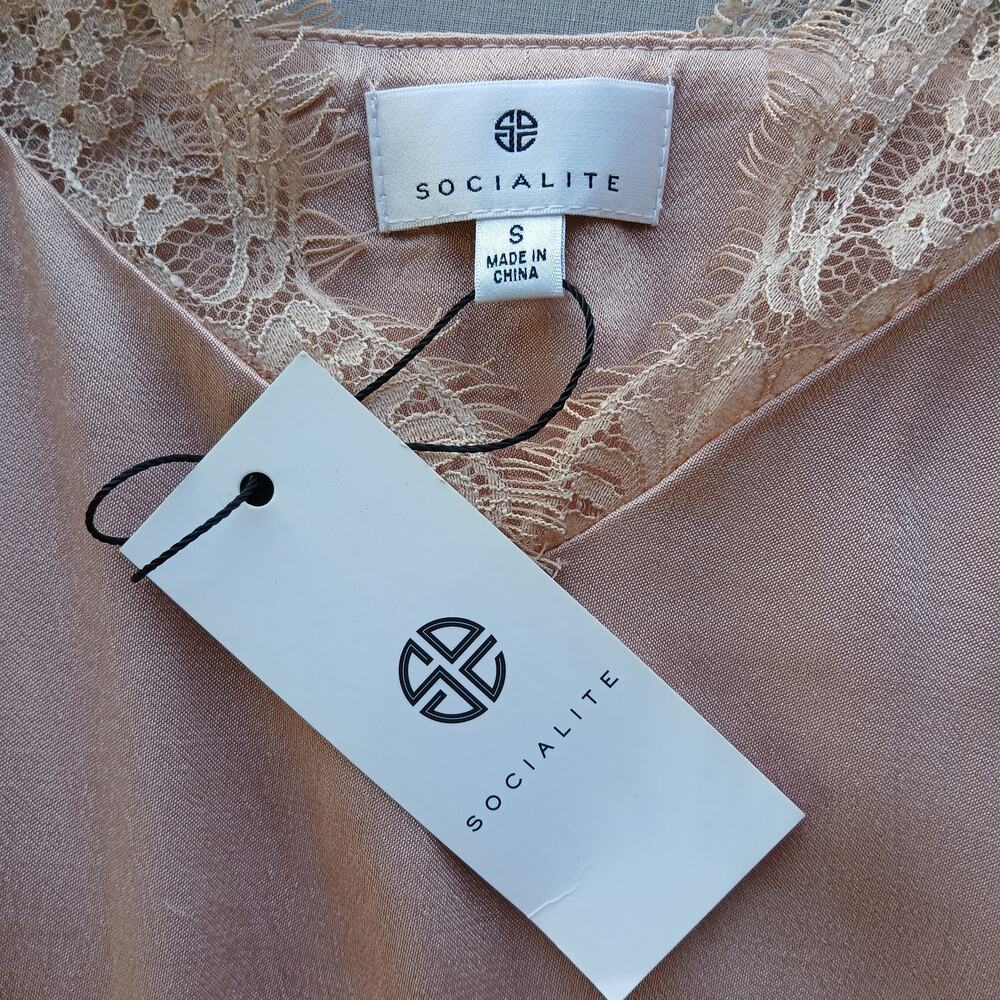 NWT Socialite Lace Trim Satin Bodysuit S blush pink V-neck mesh bottom 2-snaps - Picture 5 of 10